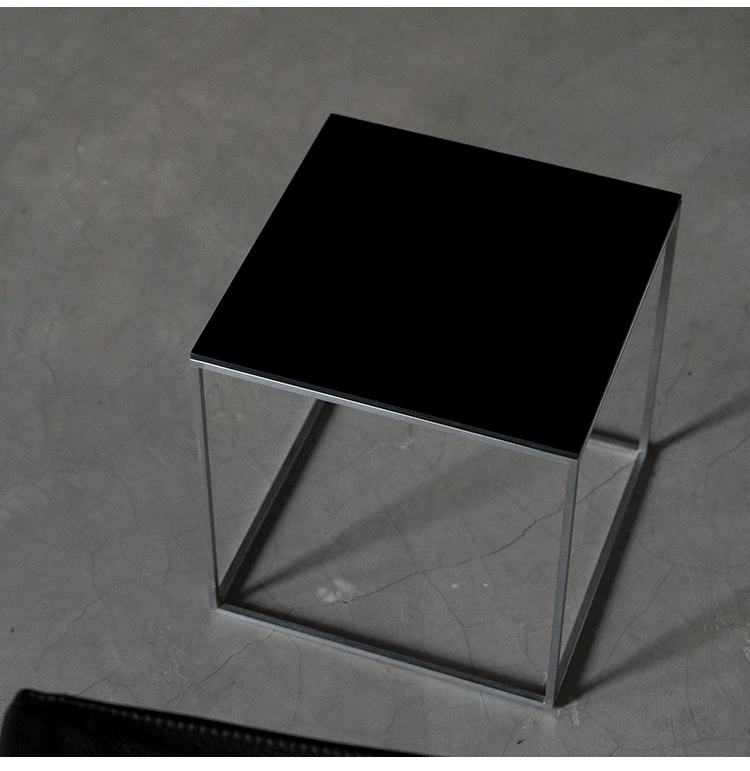 Wiz-interiorの「ブラックステンレスミニテーブル」の画像2