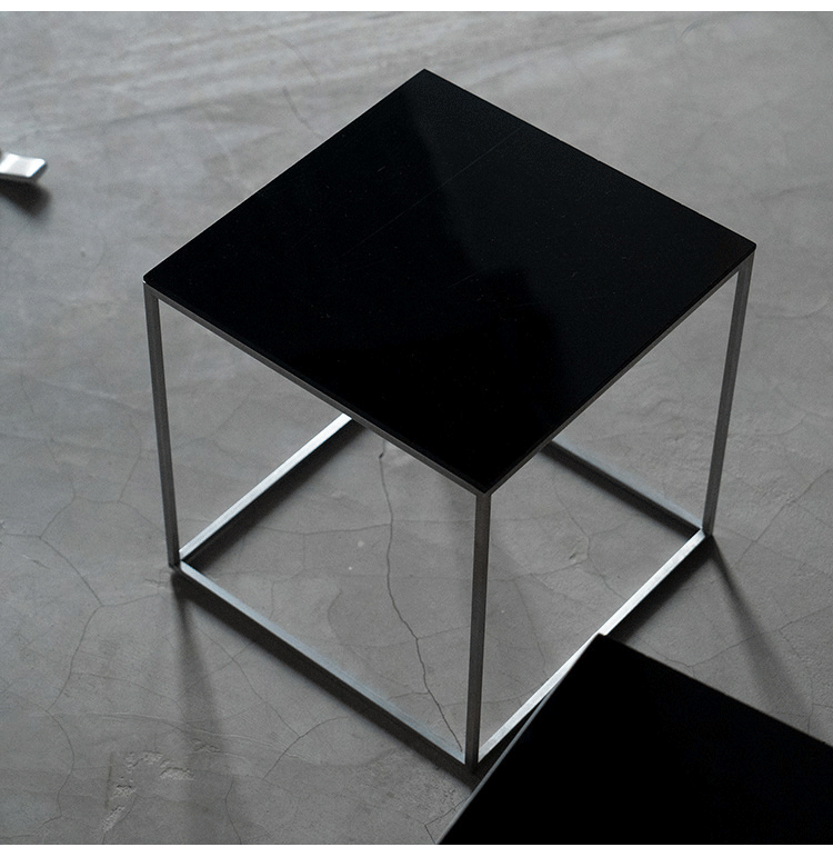 Wiz-interiorの「ブラックステンレスミニテーブル」の画像7